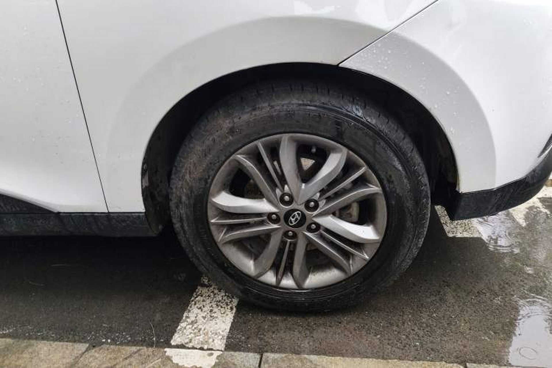 Used Hyundai ix35 2013 2.0L Automatic Two-Wheel Drive Smart GLS China IV Standard Right Front Wheel Hub