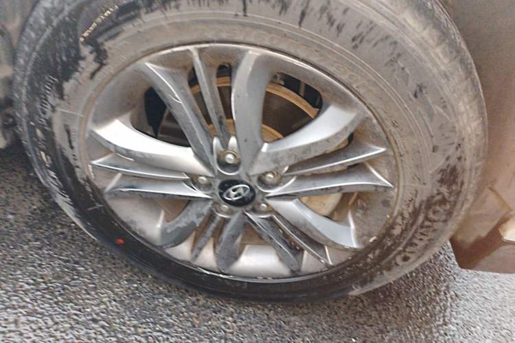Used Hyundai ix35 2013 2.0L Automatic Two-Wheel Drive Smart GLS China IV Standard Right Front Wheel Hub