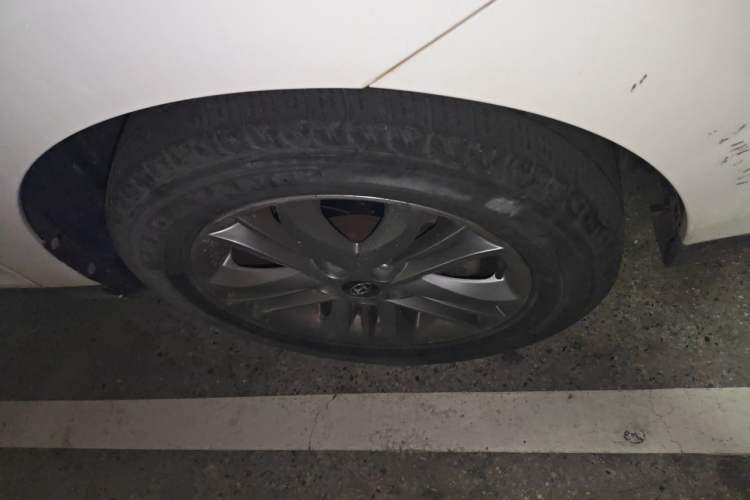 Used Hyundai ix35 2013 2.0L Automatic Two-Wheel Drive Smart GLS China IV Standard Right Front Wheel Hub