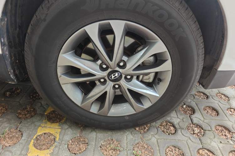 Used Hyundai ix35 2013 2.0L Automatic 2WD Comfort GL China IV Standard Right Front Wheel Hub