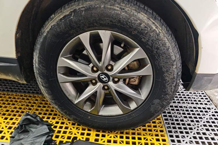 Used Hyundai ix35 2013 2.0L Automatic 2WD Comfort GL China IV Standard Right Front Wheel Hub