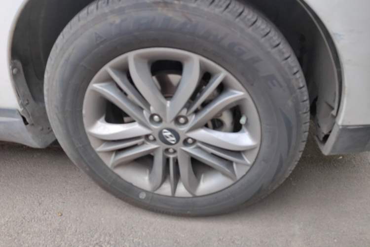 Used Hyundai ix35 2013 2.0L Automatic 2WD Comfort GL China IV Standard Right Front Wheel Hub