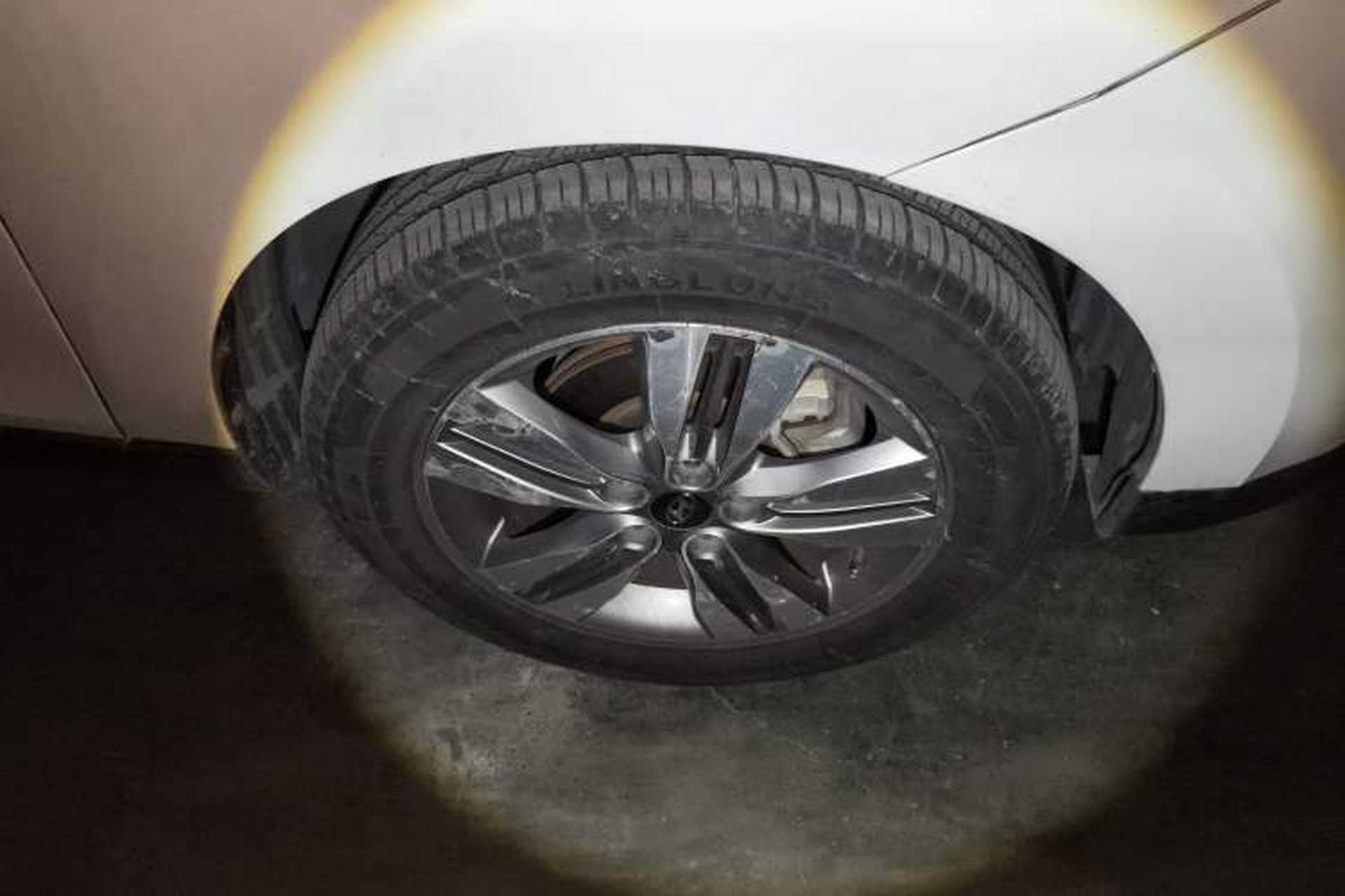 Used Hyundai ix35 2013 2.0L Automatic 4x4 Intelligent GLS China IV Standard Right Front Wheel Hub