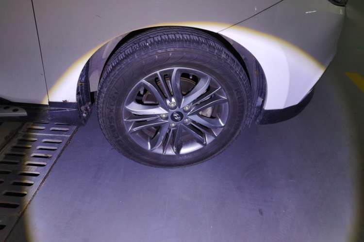Used Hyundai ix35 2013 2.0L Automatic Two-Wheel Drive Smart GLS China IV Standard Right Front Wheel Hub
