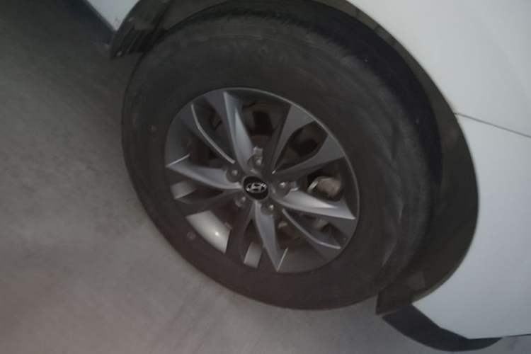 Used Hyundai ix35 2013 2.0L Automatic 2WD Comfort GL China IV Standard Right Front Wheel Hub