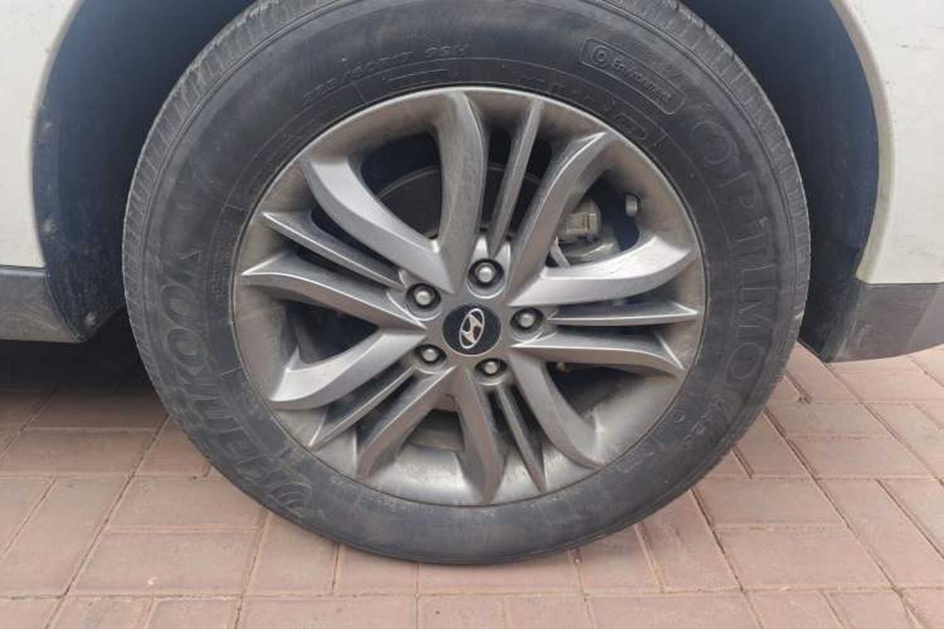 Used Hyundai ix35 2013 2.0L Automatic Two-Wheel Drive Smart GLS China V Standard Right Front Wheel Hub