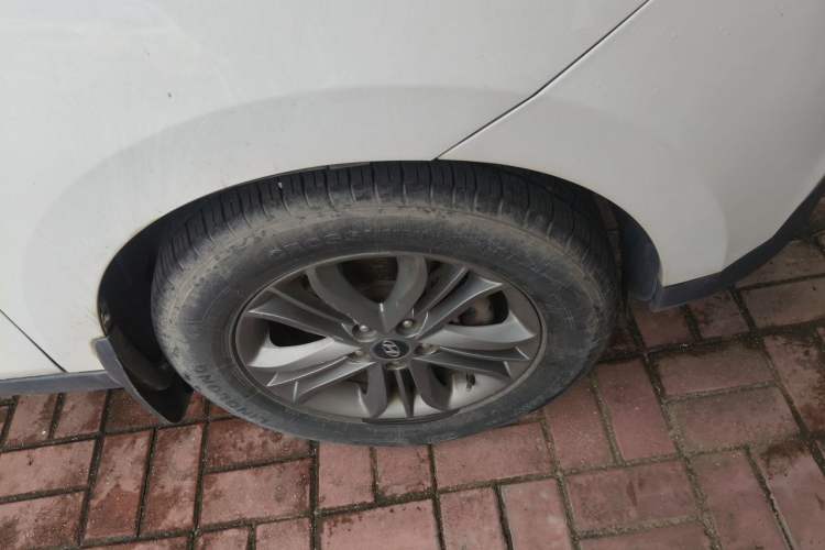 Used Hyundai ix35 2013 2.0L Automatic Two-Wheel Drive Smart GLS China IV Standard Right Front Wheel Hub