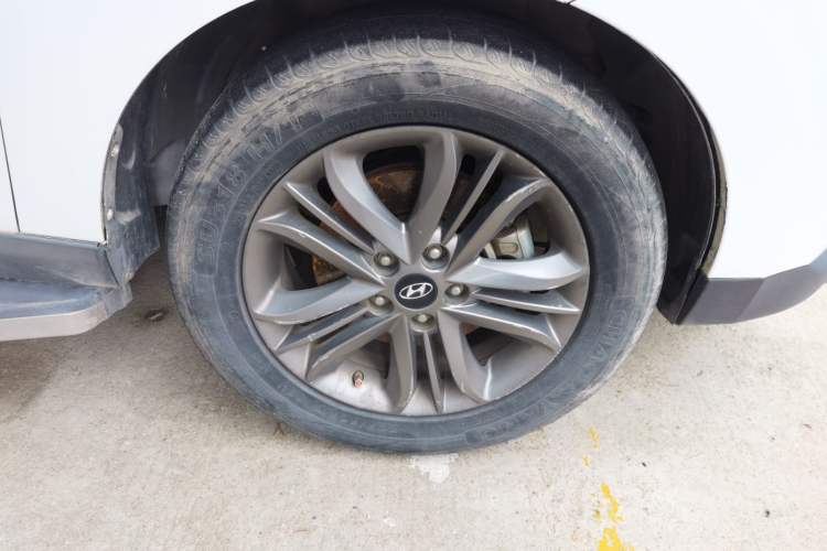 Used Hyundai ix35 2013 2.0L Automatic Two-Wheel Drive Smart GLS China IV Standard Right Front Wheel Hub