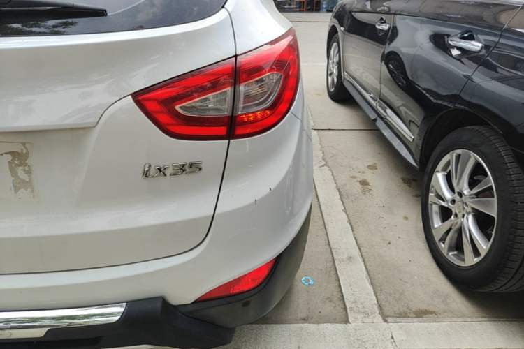 Used Hyundai ix35 2013 2.0L Automatic Two-Wheel Drive Smart GLS China IV Standard Right Rear Taillight