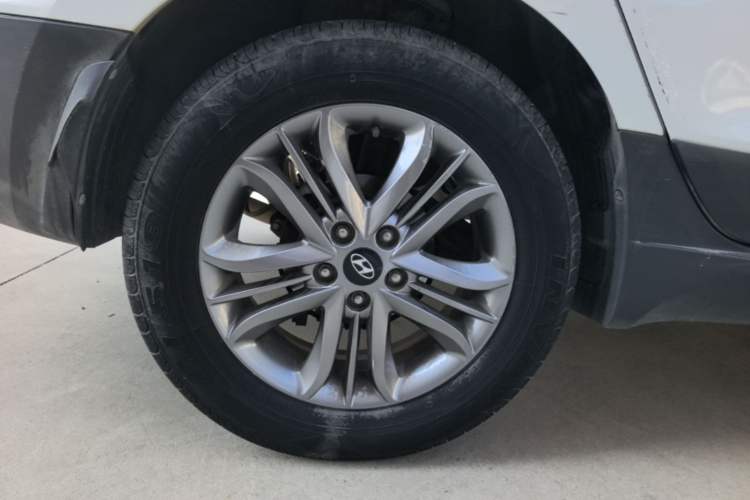 Used Hyundai ix35 2013 2.0L Automatic Two-Wheel Drive Smart GLS China IV Standard Right Rear Wheel Hub