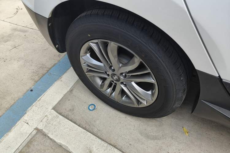 Used Hyundai ix35 2013 2.0L Automatic Two-Wheel Drive Smart GLS China IV Standard Right Rear Wheel Hub
