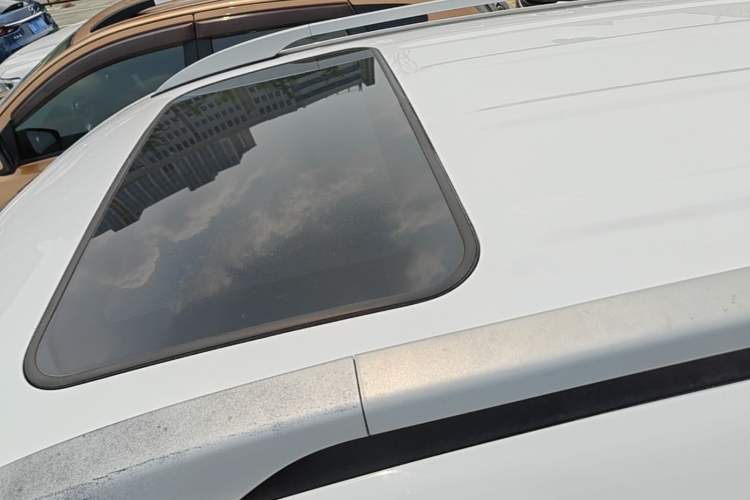 Used Hyundai ix35 2013 2.0L Automatic Two-Wheel Drive Smart GLS China IV Standard Roof