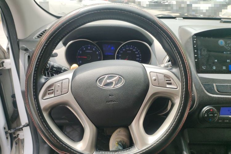 Used Hyundai ix35 2013 2.0L Automatic Two-Wheel Drive Smart GLS China IV Standard Steering Wheel