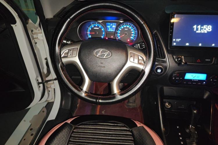 Used Hyundai ix35 2013 2.0L Automatic Two-Wheel Drive Smart GLS China IV Standard Steering Wheel