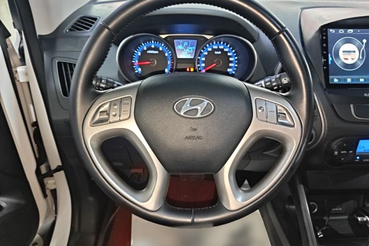 Used Hyundai ix35 2013 2.0L Automatic Two-Wheel Drive Smart GLS China IV Standard Steering Wheel