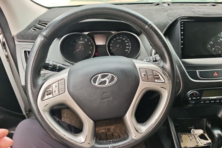 Used Hyundai ix35 2013 2.0L Automatic Two-Wheel Drive Smart GLS China V Standard Steering Wheel