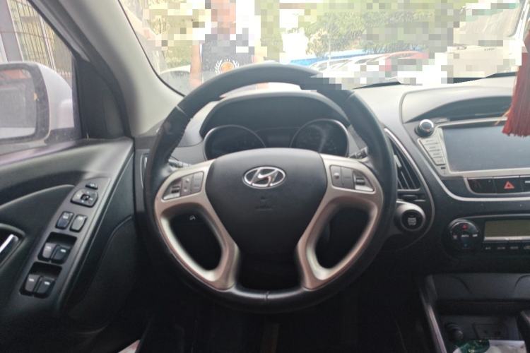 Used Hyundai ix35 2013 2.0L Automatic Two-Wheel Drive Smart GLS China IV Standard Steering Wheel