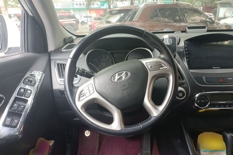 Used Hyundai ix35 2013 2.0L Automatic Two-Wheel Drive Smart GLS China IV Standard Steering Wheel