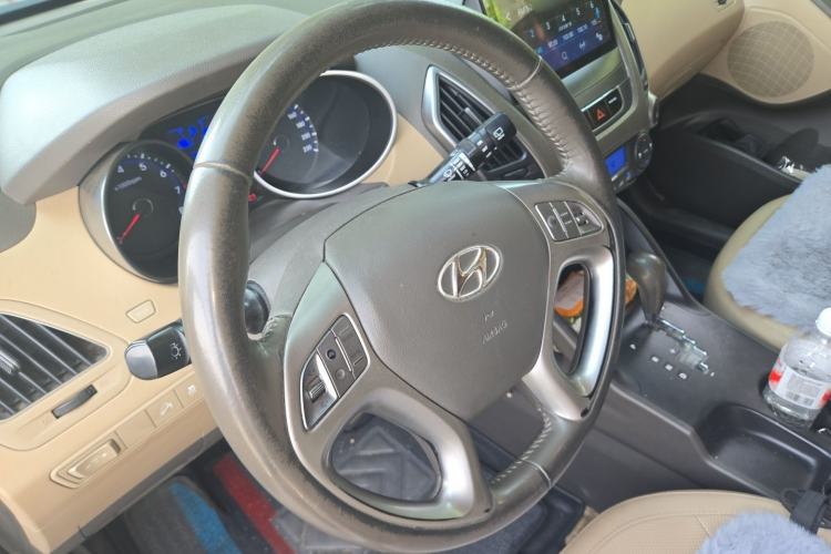Used Hyundai ix35 2013 2.0L Automatic Two-Wheel Drive Smart GLS China IV Standard Steering Wheel
