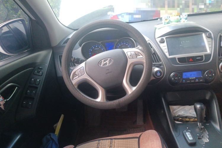 Used Hyundai ix35 2013 2.0L Automatic Two-Wheel Drive Smart GLS China IV Standard Steering Wheel