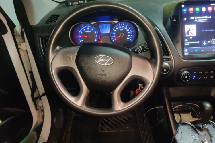 Used Hyundai ix35 2013 2.0L Automatic 2WD Comfort GL China IV Standard Steering Wheel
