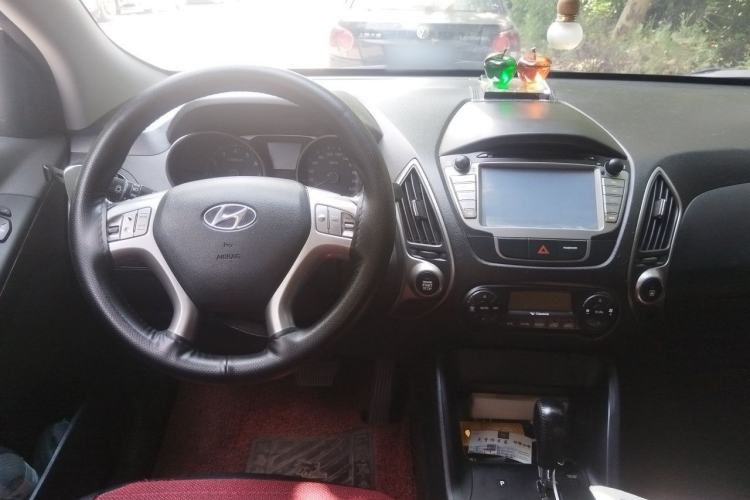 Used Hyundai ix35 2013 2.0L Automatic Two-Wheel Drive Smart GLS China IV Standard Steering Wheel
