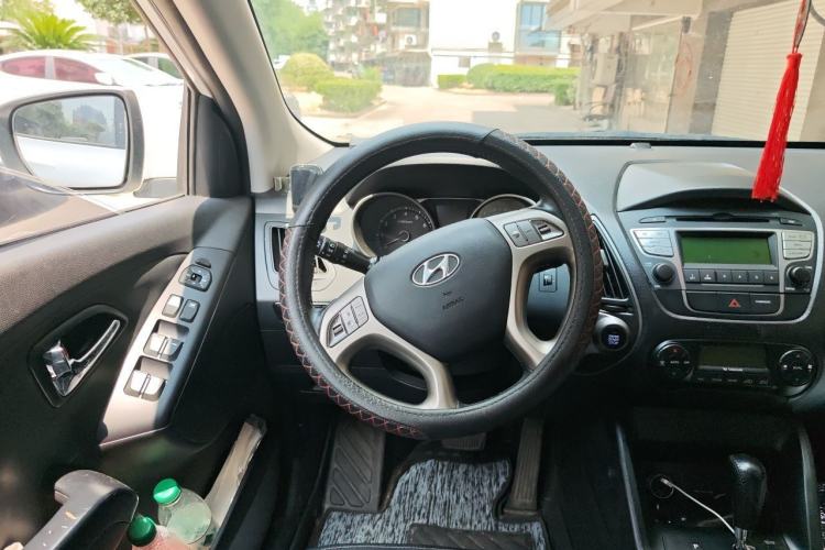 Used Hyundai ix35 2013 2.0L Automatic Two-Wheel Drive Smart GLS China IV Standard Steering Wheel