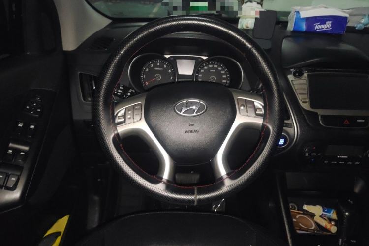 Used Hyundai ix35 2013 2.0L Automatic Two-Wheel Drive Smart GLS China IV Standard Steering Wheel