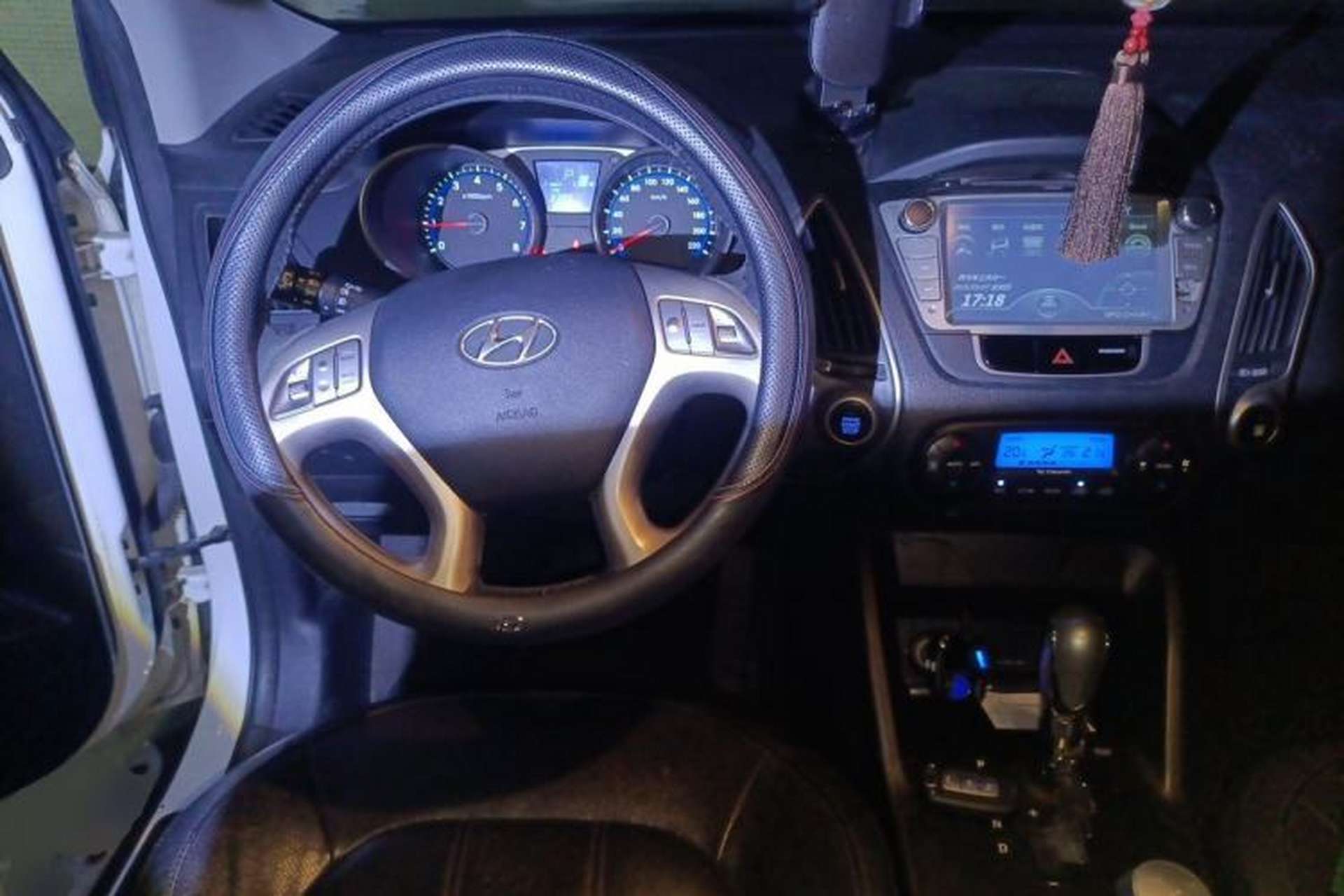 Used Hyundai ix35 2013 2.0L Automatic Two-Wheel Drive Smart GLS China IV Standard Steering Wheel