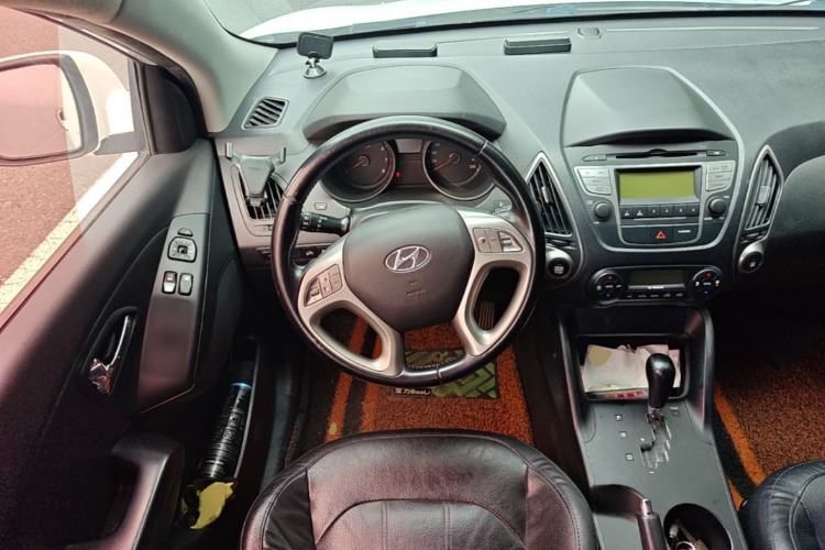 Used Hyundai ix35 2013 2.0L Automatic Two-Wheel Drive Smart GLS China V Standard Steering Wheel