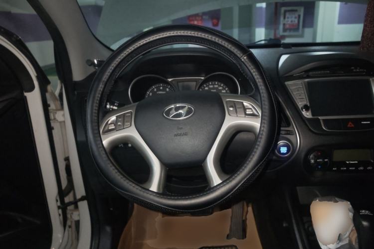 Used Hyundai ix35 2013 2.0L Automatic Two-Wheel Drive Smart GLS China IV Standard Steering Wheel