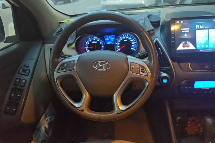 Used Hyundai ix35 2013 2.0L Automatic Two-Wheel Drive Smart GLS China IV Standard Steering Wheel
