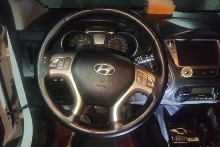 Used Hyundai ix35 2013 2.0L Automatic Two-Wheel Drive Smart GLS China V Standard Steering Wheel