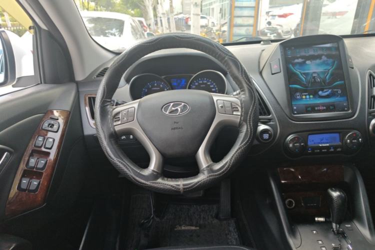 Used Hyundai ix35 2013 2.0L Automatic Two-Wheel Drive Smart GLS China IV Standard Steering Wheel