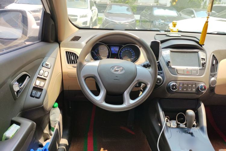 Used Hyundai ix35 2013 2.0L Automatic 2WD Comfort GL China IV Standard Steering Wheel