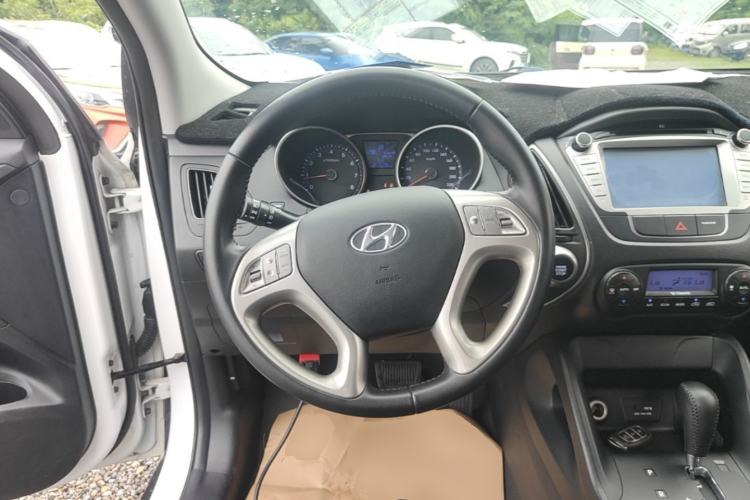 Used Hyundai ix35 2013 2.0L Automatic Two-Wheel Drive Smart GLS China IV Standard Steering Wheel