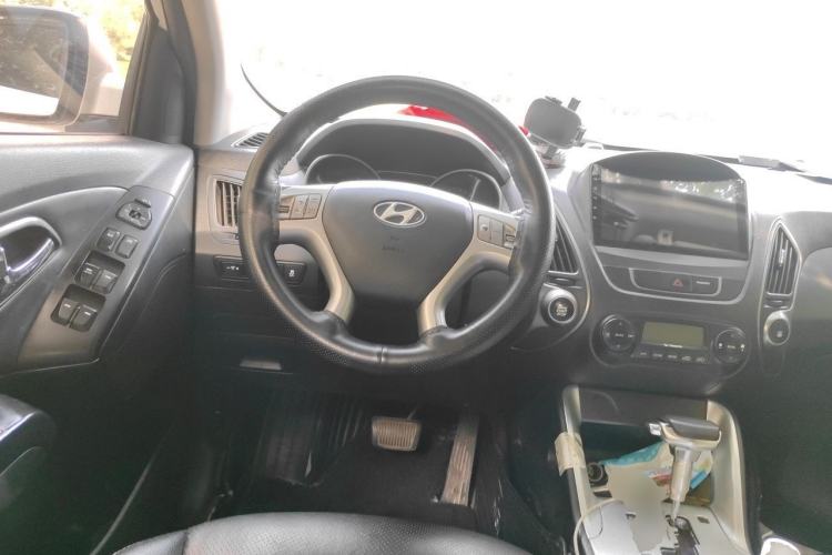 Used Hyundai ix35 2013 2.0L Automatic Two-Wheel Drive Smart GLS China IV Standard Steering Wheel