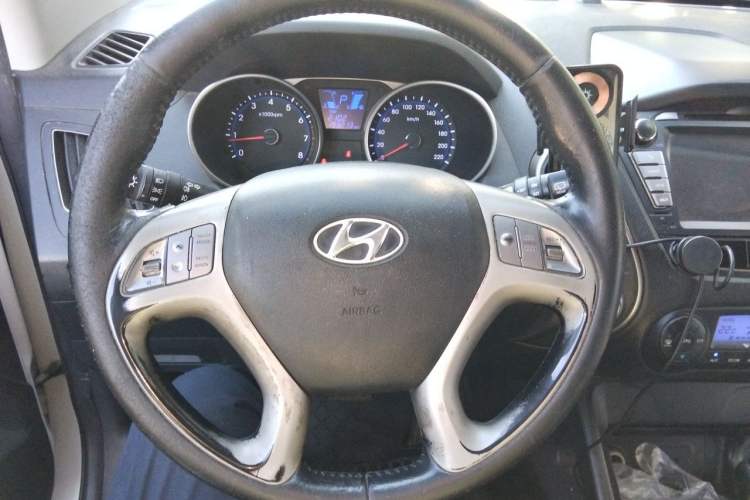 Used Hyundai ix35 2013 2.0L Automatic Two-Wheel Drive Smart GLS China IV Standard Steering Wheel