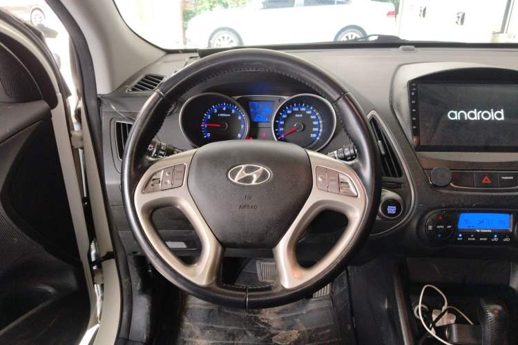 Used Hyundai ix35 2013 2.0L Automatic Two-Wheel Drive Smart GLS China IV Standard Steering Wheel