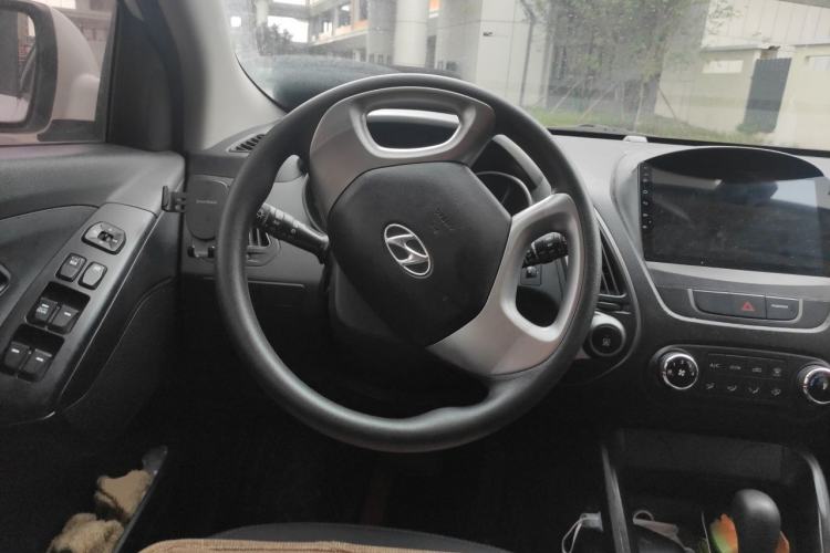Used Hyundai ix35 2013 2.0L Automatic 2WD Comfort GL China IV Standard Steering Wheel