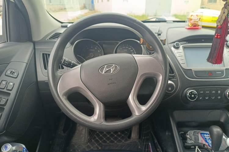 Used Hyundai ix35 2013 2.0L Automatic 2WD Comfort GL China IV Standard Steering Wheel
