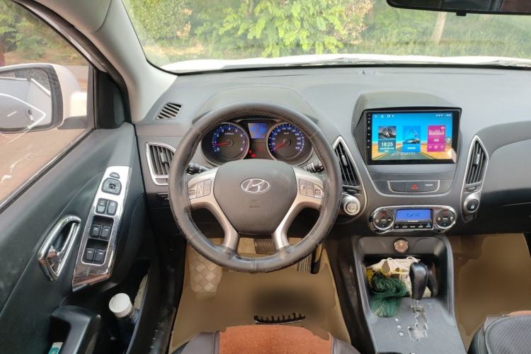 Used Hyundai ix35 2013 2.0L Automatic Two-Wheel Drive Smart GLS China IV Standard Steering Wheel