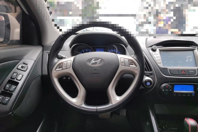 Used Hyundai ix35 2013 2.0L Automatic Two-Wheel Drive Smart GLS China IV Standard Steering Wheel