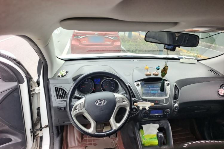 Used Hyundai ix35 2013 2.0L Automatic Two-Wheel Drive Smart GLS China IV Standard Steering Wheel