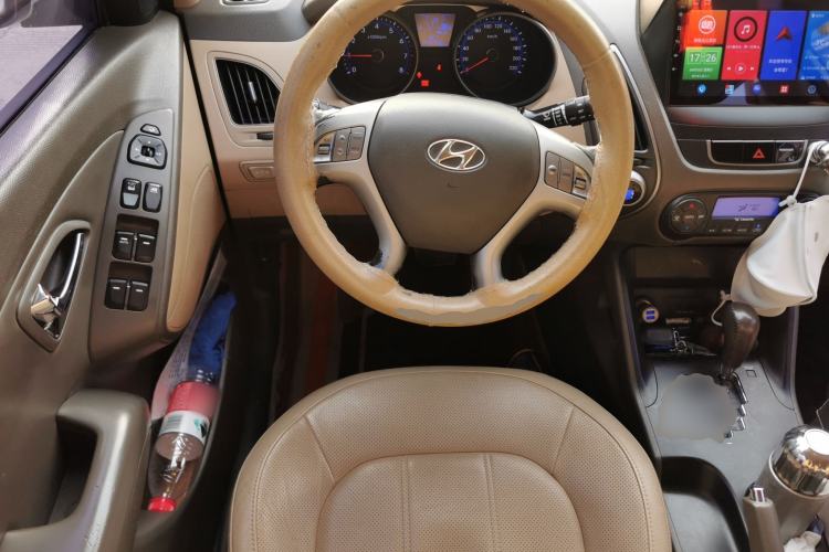 Used Hyundai ix35 2013 2.0L Automatic Two-Wheel Drive Smart GLS China V Standard Steering Wheel