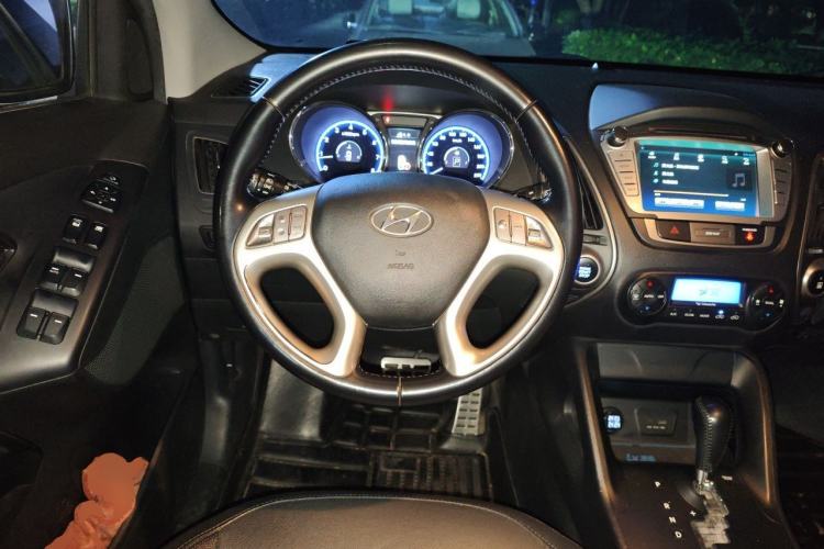 Used Hyundai ix35 2013 2.4L Automatic Two-Wheel Drive Leading GLX China V Standard Steering Wheel