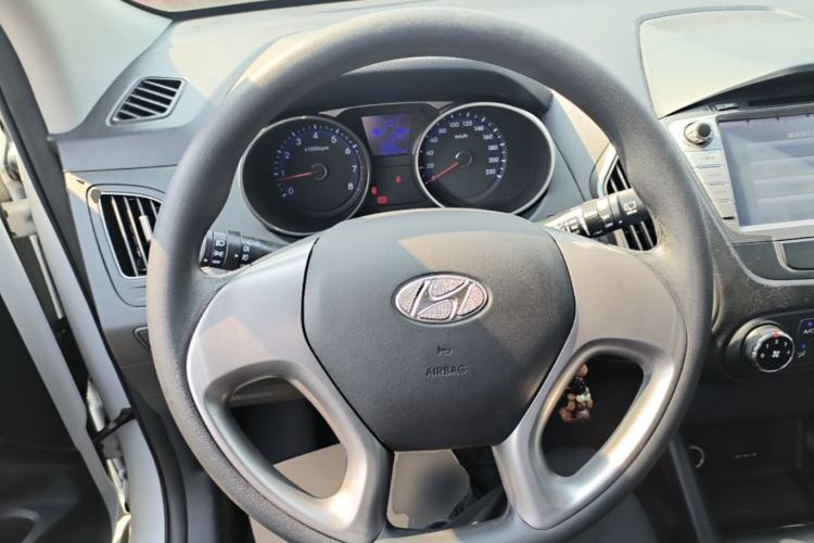 Used Hyundai ix35 2013 2.0L Automatic 2WD Comfort GL China IV Standard Steering Wheel