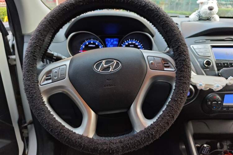 Used Hyundai ix35 2013 2.0L Automatic Two-Wheel Drive Smart GLS China V Standard Steering Wheel