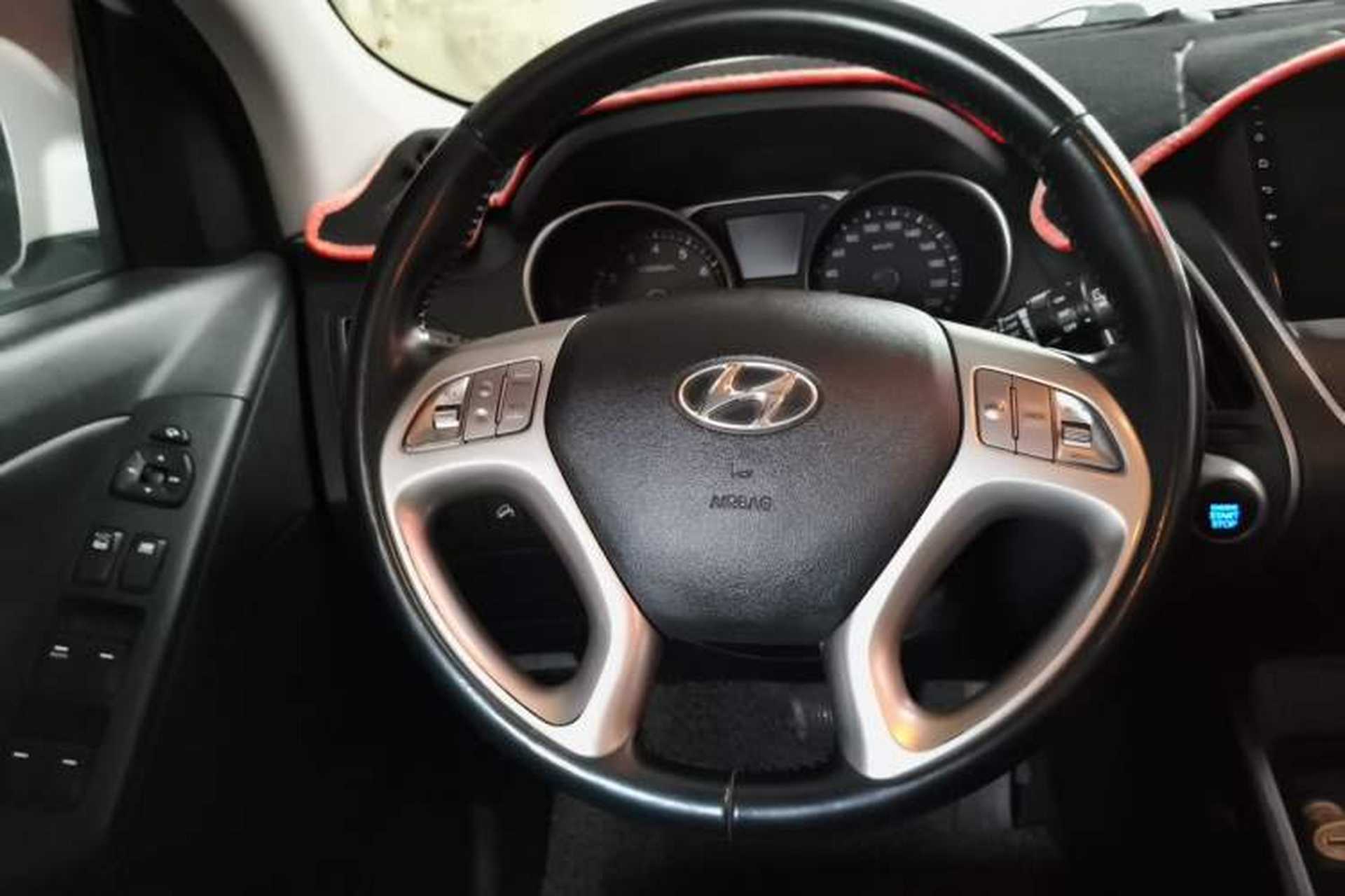 Used Hyundai ix35 2013 2.0L Automatic Two-Wheel Drive Smart GLS China IV Standard Steering Wheel