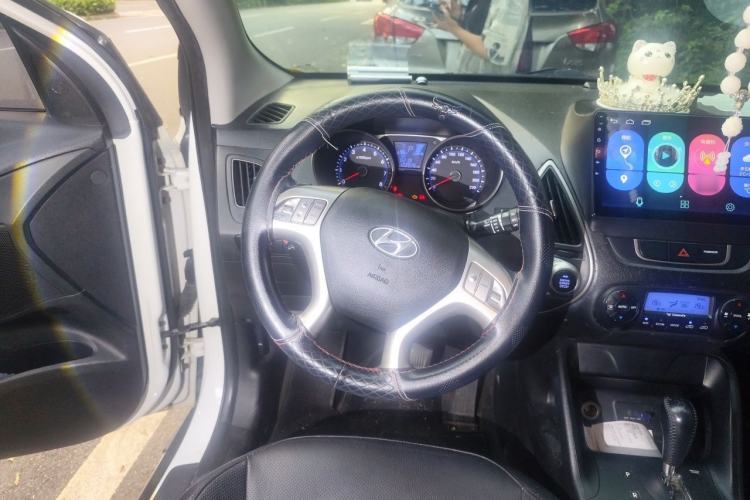 Used Hyundai ix35 2013 2.0L Automatic Two-Wheel Drive Smart GLS China IV Standard Steering Wheel